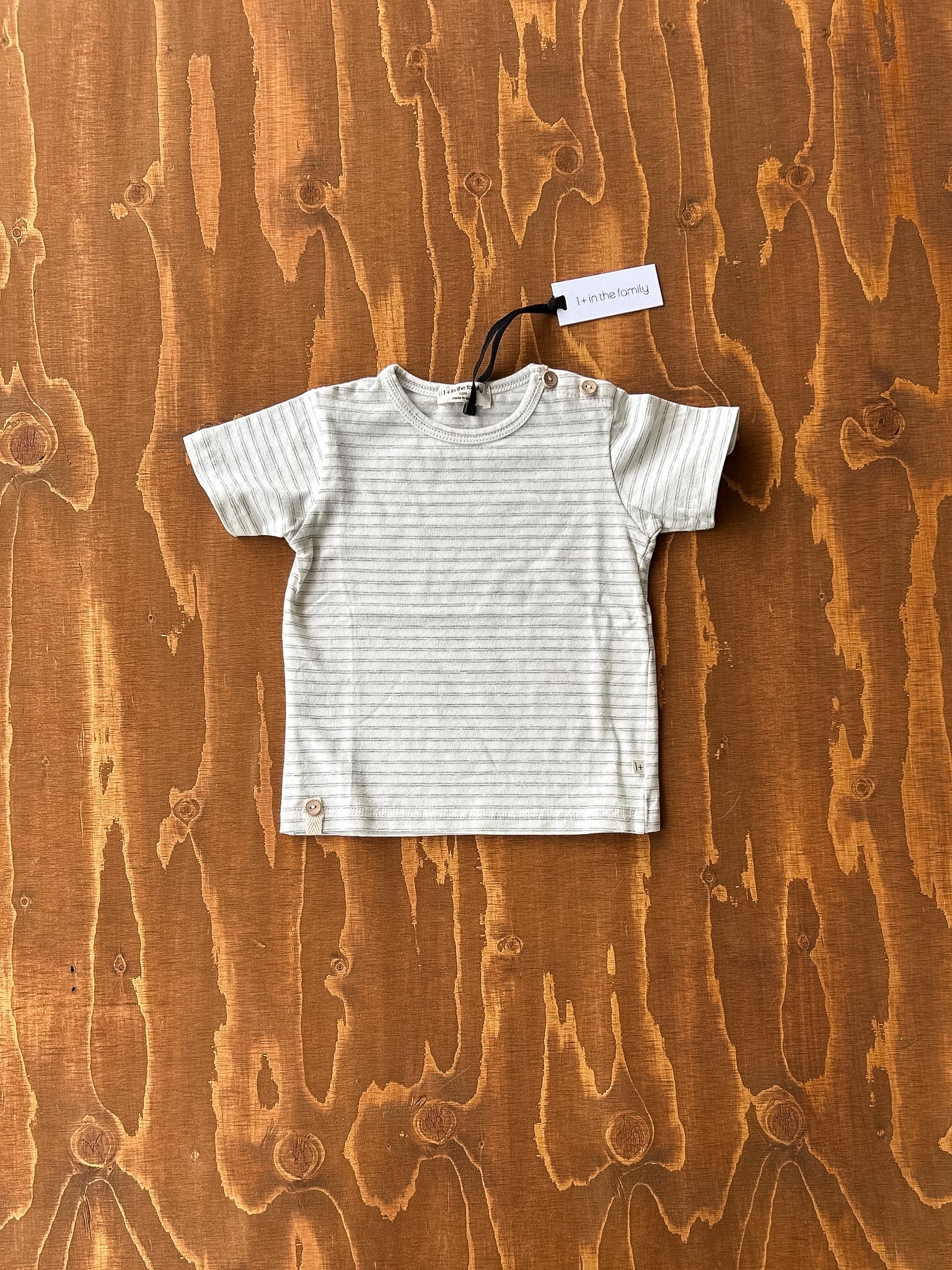 T-shirt a righe sottili